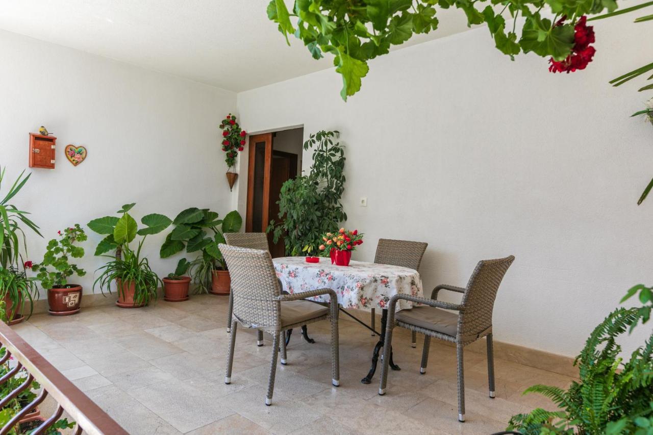 Barba Apartment *