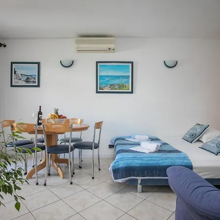 Apartments Barba Tucepi Exterior photo