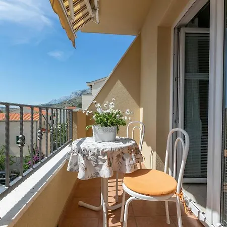 Apartments Barba Tucepi Exterior photo