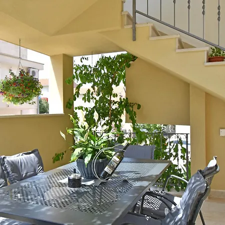 Apartments Barba Tucepi Exterior photo